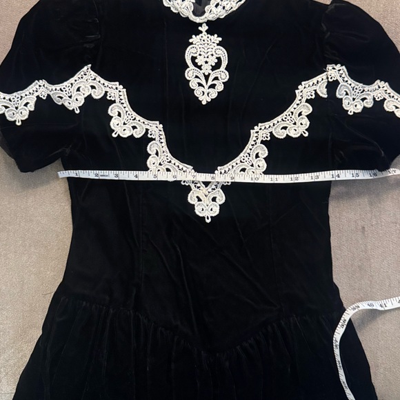 80s Vintage Jessica McClintock Black Velvet Lace-Trim Midi Dress - Picture 7 of 9